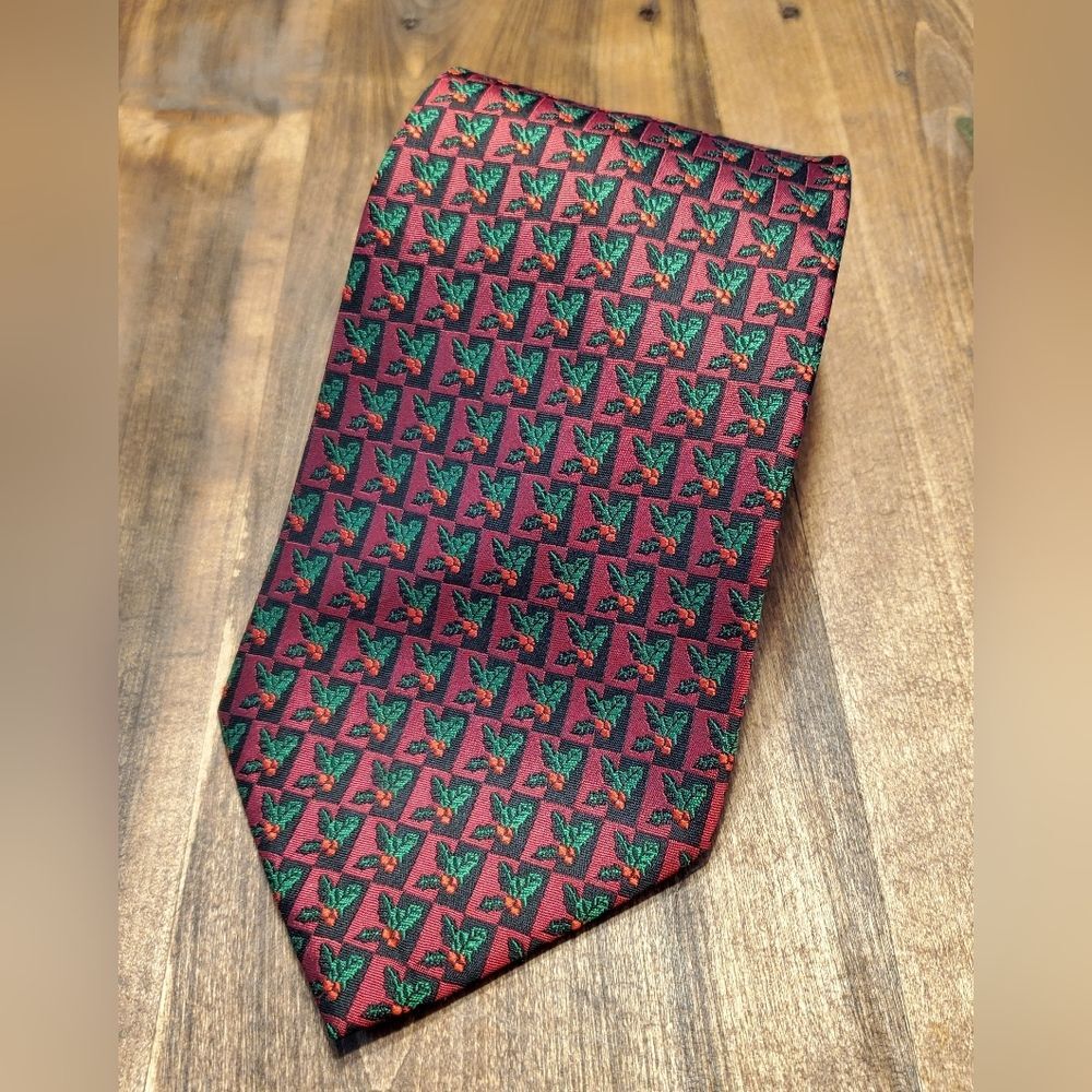 Christmas Tie All Silk Hallmark Licensing Holiday Traditions
